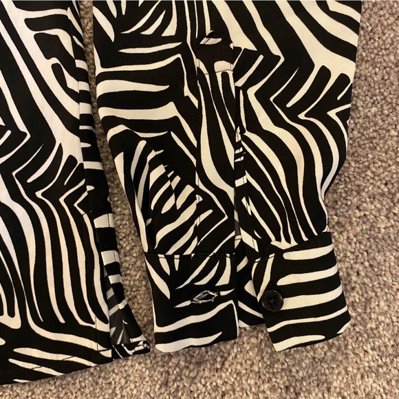 Michael Kors Women's Long Sleeves Blouse Black White Button Up Size S - NWT $110 - Picture 5 of 13